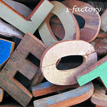 [afbeelding: Wooden letters from Otentic]